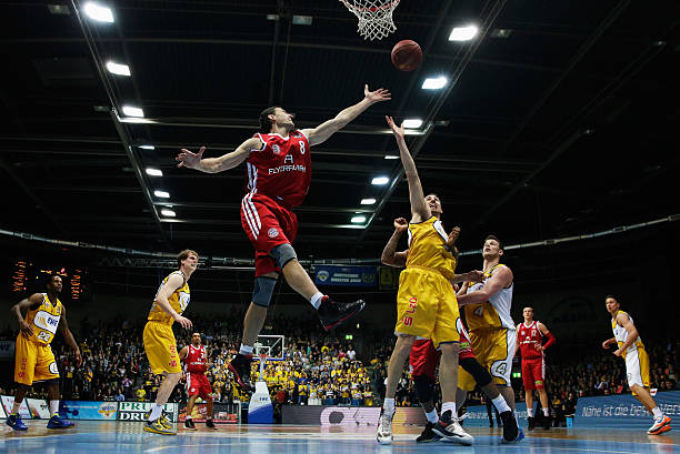 稳居世界前 稳居世界前